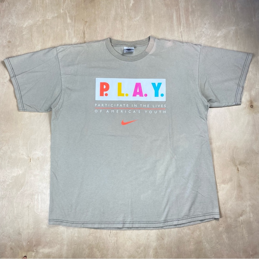 Nike Vintage Play Graphic T-Shirt Size XL Men’s Faded USA 90’s Promo